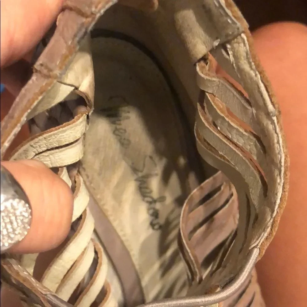 Mia shadow Leather Heel Zip Back Great Condition 9